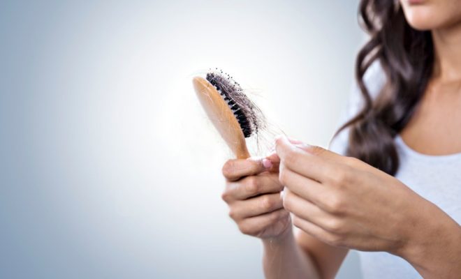 Rever Qu On Perd Ses Cheveux Par Poignée 3 astuces pour éviter de perdre ses cheveux – Mes Astuces Faciles